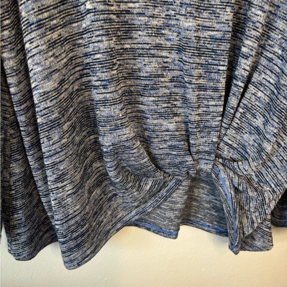 3/$20 Apt. 9 Heathered Blue Long Sleeve Twist Knit Top - Picture 5 of 5